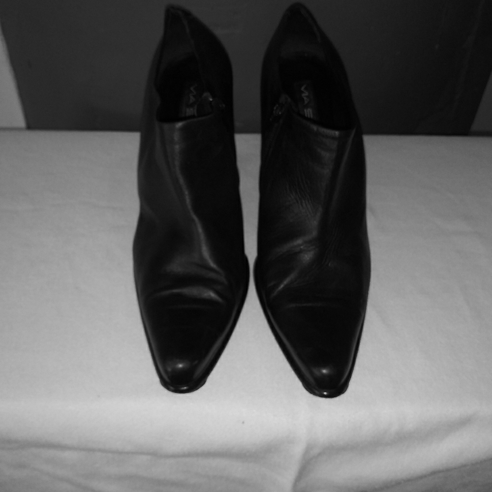 Via Spiga Black Leather Stiletto Booties - M width